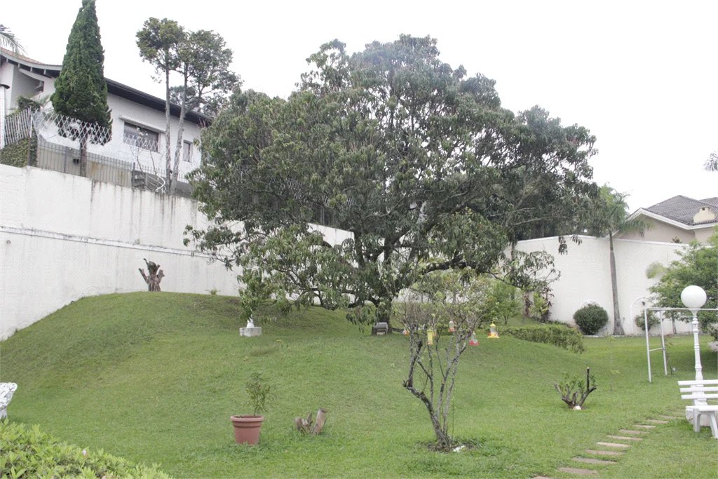 Casa à venda ou para alugar com 5 suítes em Jardim Leonor, São Paulo, SP
