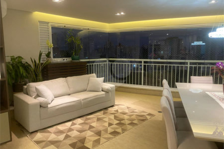 Apartamento à Venda na Mooca com 122 m² sendo 3 Suítes com Varanda Gourmet com 2 Vagas Aceita Permuta