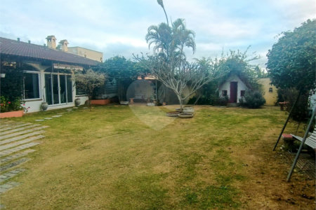 Casa à venda com 5 quartos, sendo 4 suítes, em Jardim Armênia, Mogi das Cruzes, SP