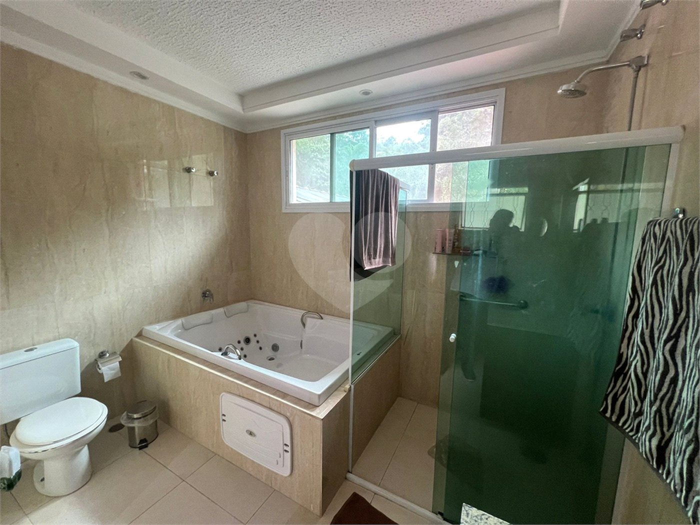 Casa à venda com 4 suítes no condomínio Parque Petrópolis 4 Secção, Mairiporã - SP