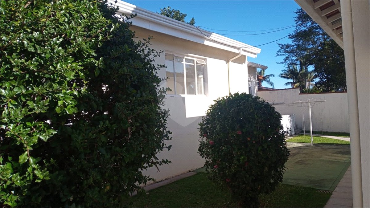 Casa à venda com 5 quartos, sendo 3 suítes,  no condomínio Estância Marambaia, Vinhedo - SP