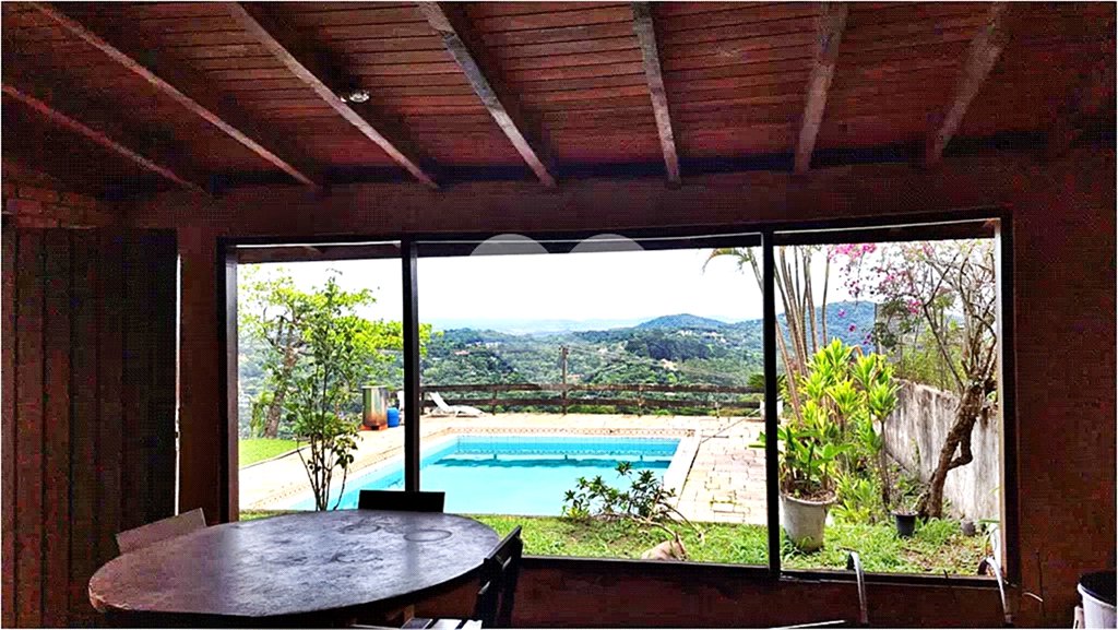 Casa à venda com 6 quartos, sendo 3 suítes, em Serra da Cantareira, Mairiporã, SP
