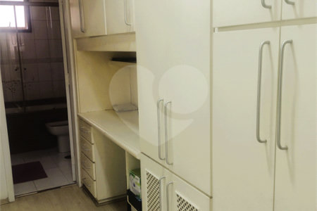 Apartamento à venda com 3 quartos, sendo 1 suíte, em Real Parque, São Paulo, SP