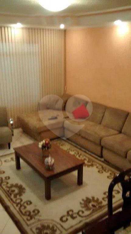 Casa à venda com 3 quartos, sendo 1 suíte, no condomínio Travessa Soldado Oscar Ribeiro Sampaio,8, São Paulo - SP