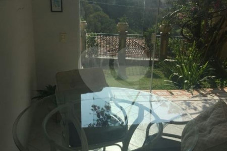 Casa à venda com 5 quartos, sendo 4 suítes, no condomínio Jardim Vitória Régia, São Paulo - SP