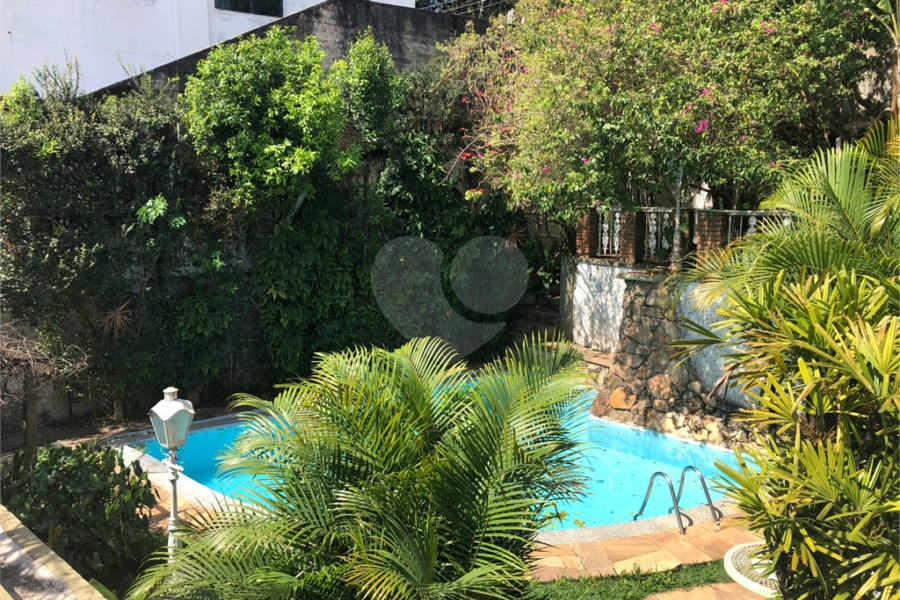Sobrado à venda com 5 quartos, sendo 1 suíte,  em Jardim São Bento, São Paulo, SP