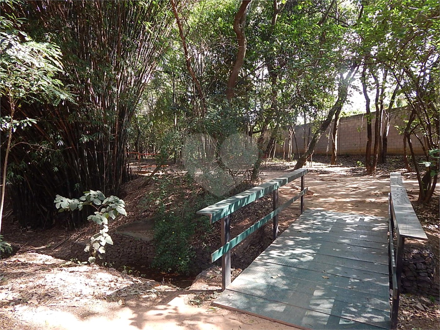 Casa à venda com 3 suítes no condomínio Loteamento Recanto dos Paturis, Vinhedo - SP