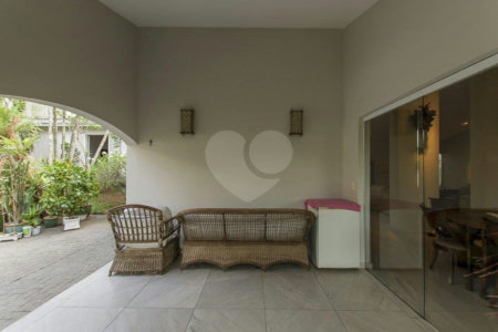 Casa à venda com 5 suítes em Vila Tramontano, São Paulo, SP