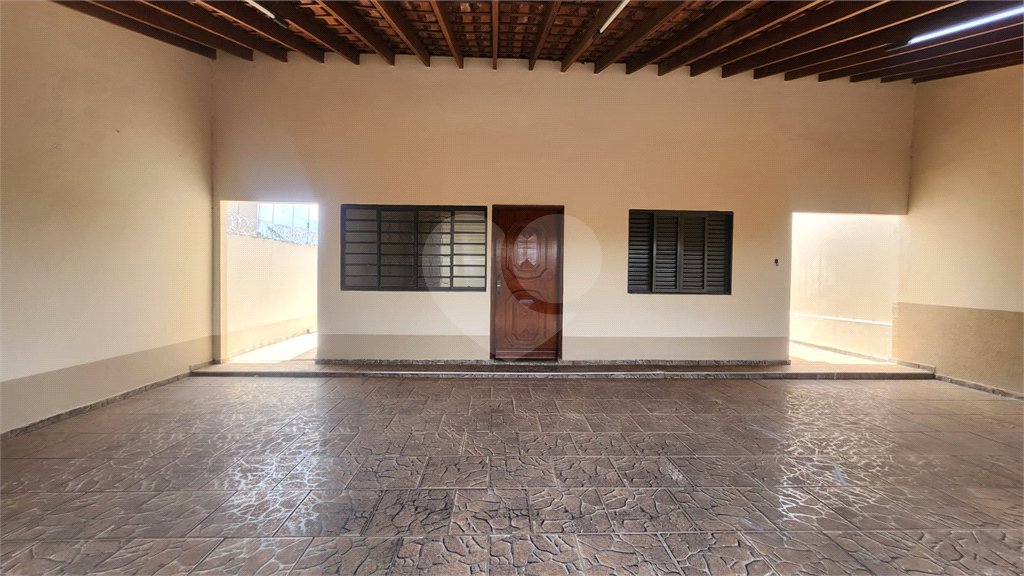 Casa à venda com 4 quartos, sendo 1 suíte, em Jardim Roberto Selmi Dei, Araraquara, SP