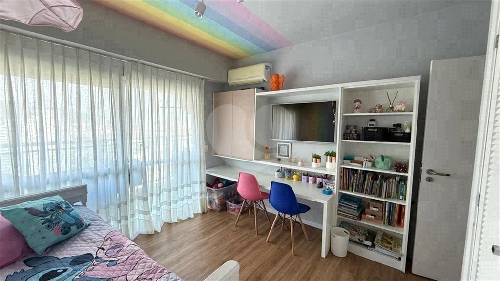 Apartamento à venda com 3 quartos, sendo 1 suíte, em Pitangueiras, Guarujá, SP