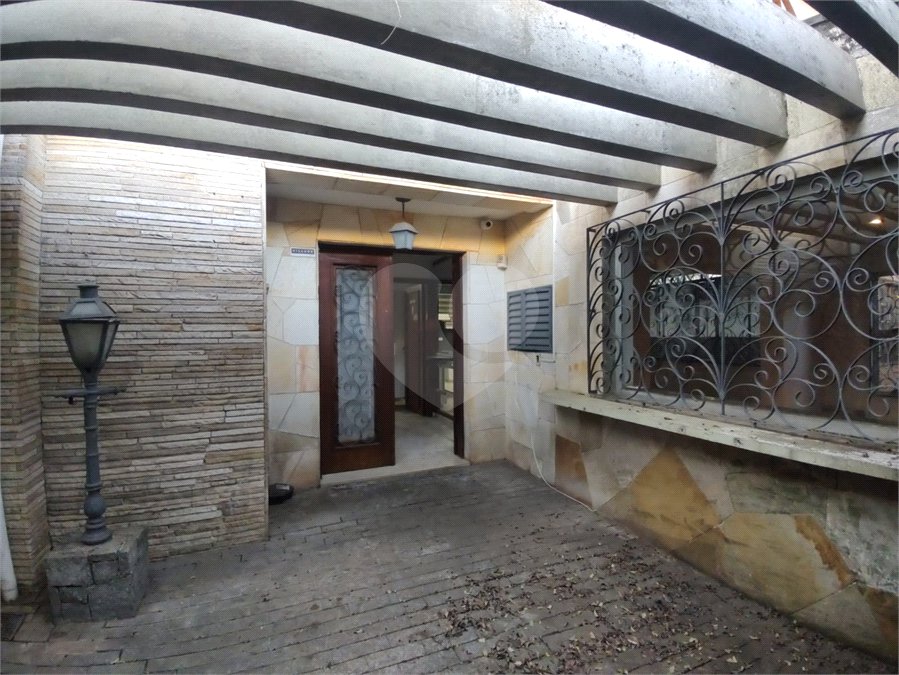 Sobrado à venda com 5 quartos, sendo 3 suítes, em Cidade Monções, São Paulo, SP