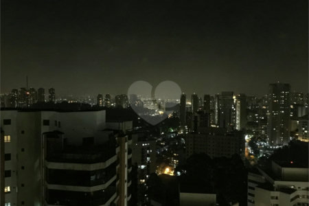 Apartamento à venda com 3 quartos, sendo 1 suíte,  em Jardim Parque Morumbi, São Paulo, SP