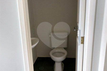 Casa à venda com 3 quartos, sendo 1 suíte, no condomínio Villaggio Dei Fiori, Louveira - SP