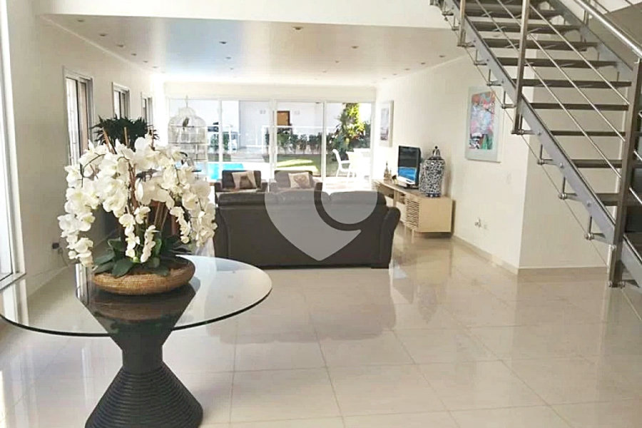 Casa à venda com 4 quartos, sendo 3 suítes, em Santana, São Paulo, SP
