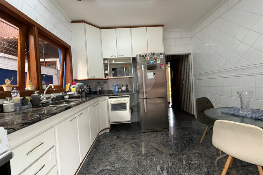 Casa à venda ou para alugar com 3 quartos, sendo 1 suíte, no condomínio Da Serra, São Paulo - SP