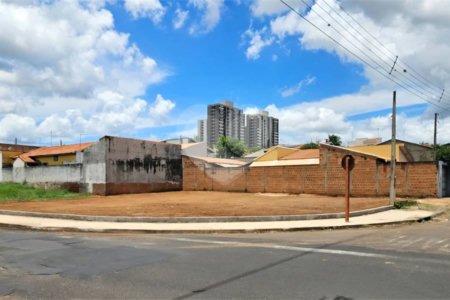 Terreno à venda em Residencial Cambuy, Araraquara, SP