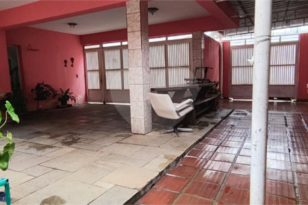 Sobrado à venda com 5 quartos, sendo 2 suítes, em Vila Trujillo, Sorocaba, SP
