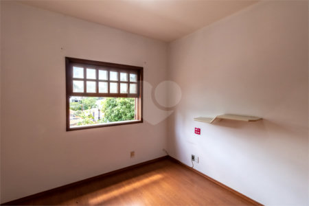 Sobrado à venda com 5 quartos, sendo 3 suítes, em Alto da Boa Vista, São Paulo, SP