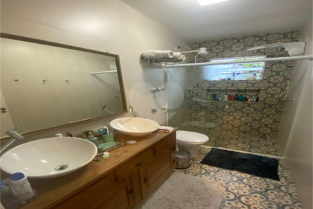 Casa de Vila à venda com 3 quartos, sendo 1 suíte,  em Cidade São Francisco, São Paulo, SP