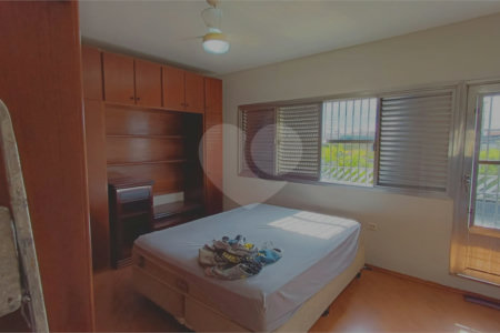 Sobrado à venda com 3 quartos em Bonfim, Osasco, SP