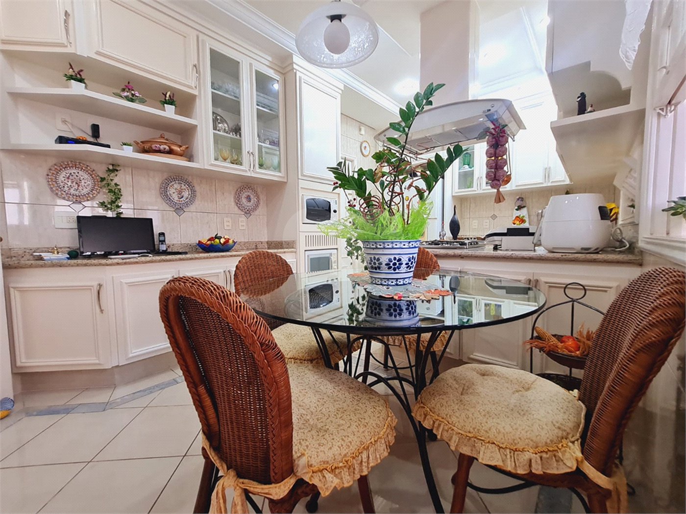 Apartamento à venda com 3 quartos, sendo 1 suíte, em Higienópolis, São Paulo, SP