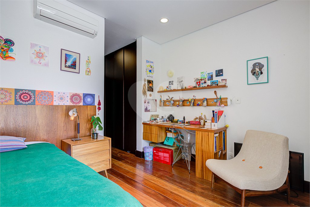 Casa à venda com 3 suítes em Alto da Boa Vista, São Paulo, SP