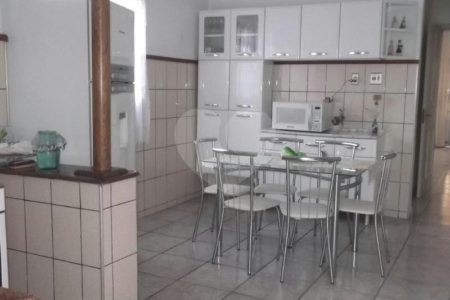 Casa Térrea à venda com 3 quartos em Vila Brasilina, São Paulo, SP