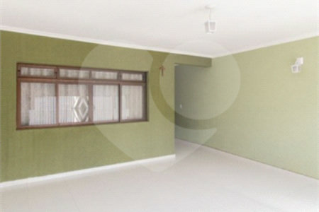 Sobrado à venda com 3 quartos, sendo 1 suíte, em Vila Curuçá, São Paulo, SP