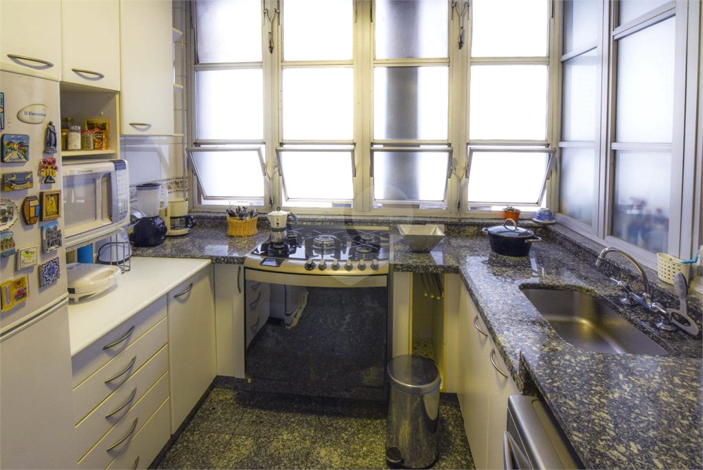 Apartamento à venda com 3 quartos, sendo 1 suíte, em Jardim Paulista, São Paulo, SP