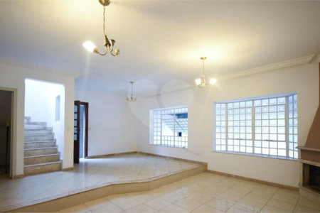 Casa à venda com 4 quartos, sendo 3 suítes, em Super Quadra Morumbi, São Paulo, SP