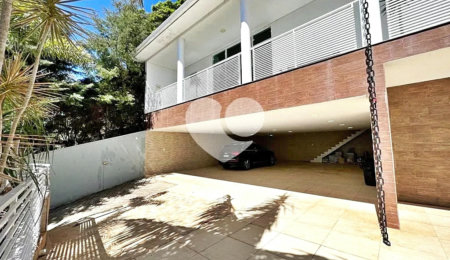 Casa à venda ou para alugar com 4 suítes no condomínio Alpes da Cantareira, Mairiporã - SP