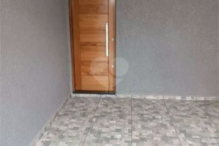 Sobrado à venda com 3 quartos, sendo 1 suíte, em Vila Marina, São Paulo, SP