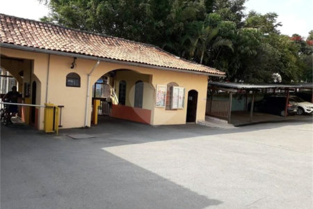 Apartamento à venda com 2 quartos em Parque São Francisco, Ferraz de Vasconcelos, SP