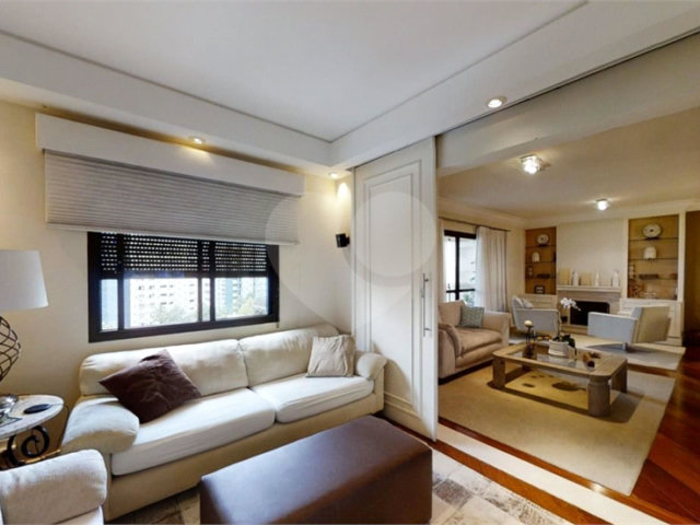 Apartamento à venda com 3 quartos, sendo 2 suítes,  em Morumbi, São Paulo, SP