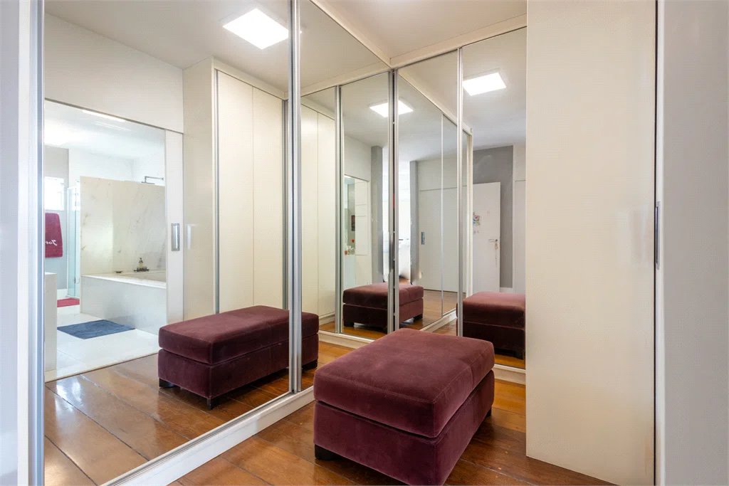 Casa à venda com 4 suítes em Jardim Guedala, São Paulo, SP