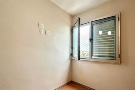 Apartamento à venda com 3 quartos, sendo 1 suíte,  em Vila Campestre, São Paulo, SP