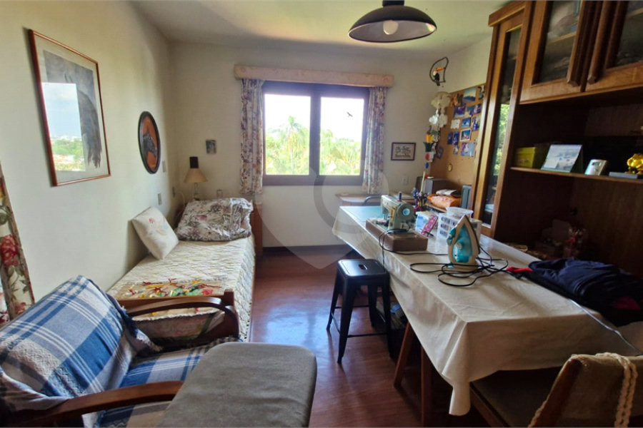Sobrado à venda com 4 quartos, sendo 1 suíte, em Tremembé, São Paulo, SP