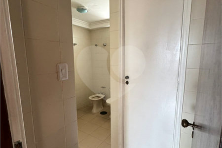 Casa à venda com 3 quartos, sendo 1 suíte,  no condomínio Edifício Crescencia Carolo Balbo, Ribeirão Preto - SP