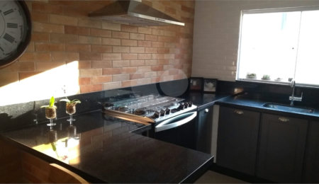 Sobrado à venda com 3 quartos, sendo 1 suíte,  em Retiro das Fontes, Atibaia, SP