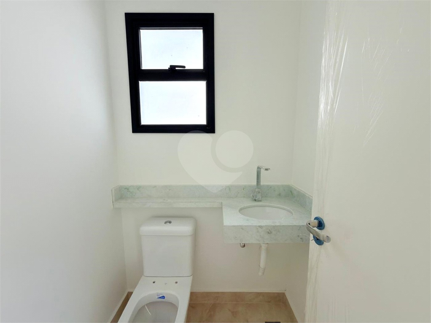 Casa à venda com 3 suítes no condomínio Mont Blanc Village, Vinhedo - SP