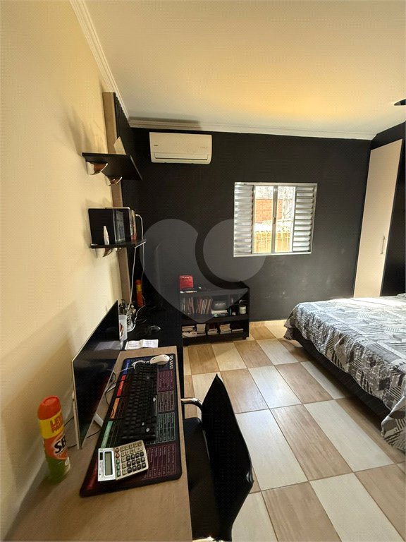 Casa à venda com 3 quartos em Jardim Moraes, Itaquaquecetuba, SP