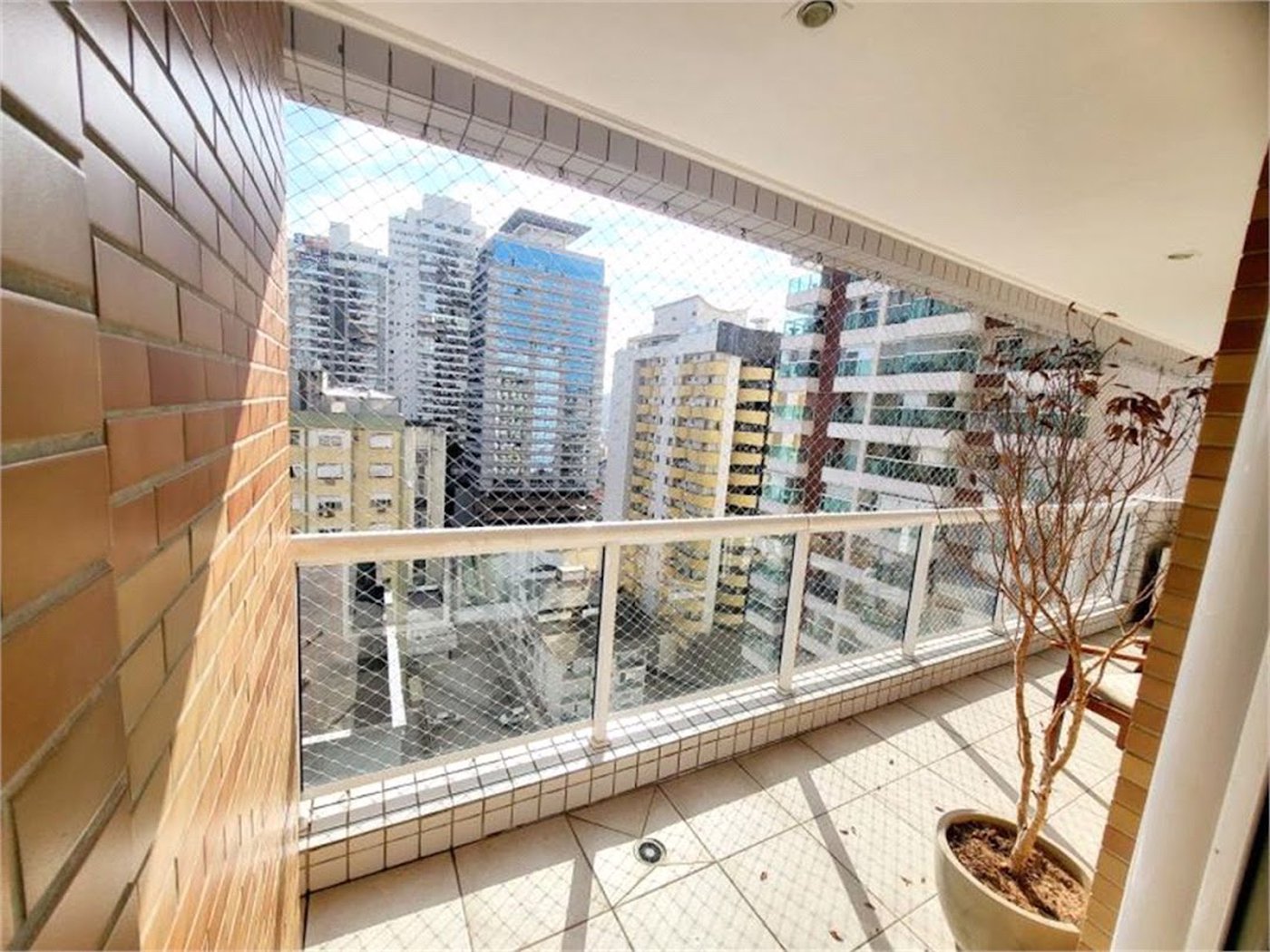 Apartamento Residencial à venda, Gonzaga, Santos - AP1004.