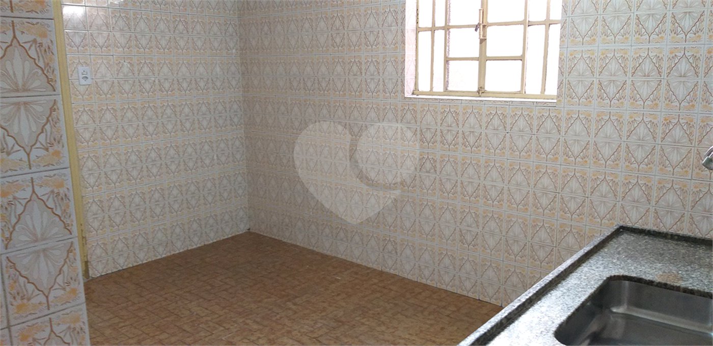 Sobrado à venda com 4 quartos em Parque Edu Chaves, São Paulo, SP