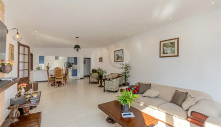Casa à venda ou para alugar com 5 quartos, sendo 3 suítes, em Chácara Pavoeiro, Cotia, SP