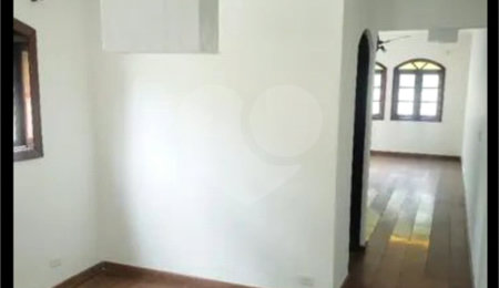 Sobrado à venda com 4 quartos, sendo 1 suíte,  em Tremembé, São Paulo, SP