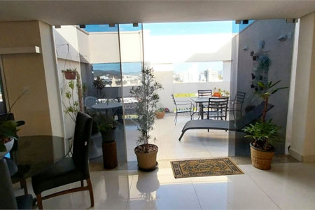 Cobertura à venda com 4 quartos, sendo 2 suítes,  em Vila Embaré, Valinhos, SP