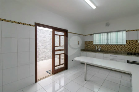 Casa à venda com 3 quartos, sendo 1 suíte, em Parque Santo Antônio, Guarulhos, SP
