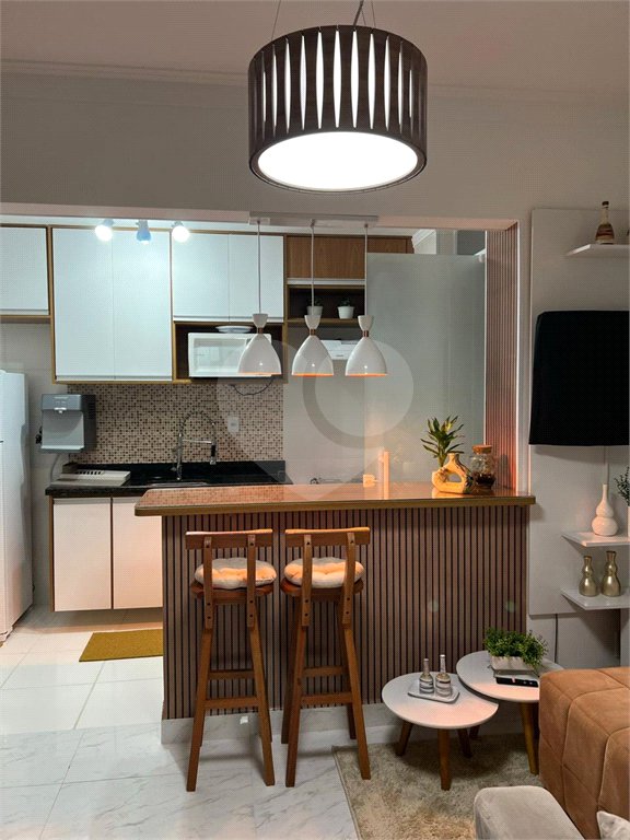 Apartamento à venda com 2 quartos, sendo 1 suíte, no Centro, Mongaguá, SP