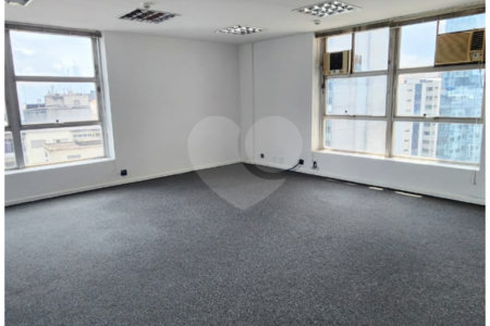 Sala comercial com 43 m² de área útil para locação no Paraíso