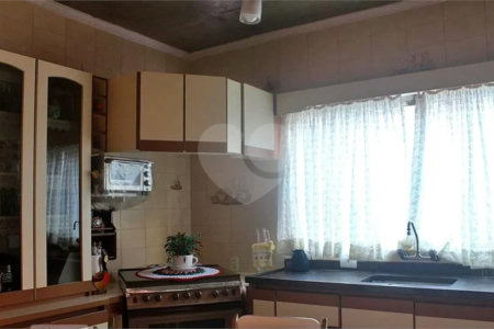 Casa com 250m² , 3 quartos, sendo 1 suíte , 3 vagas , à venda no Jd. Ana Maria - Santo André